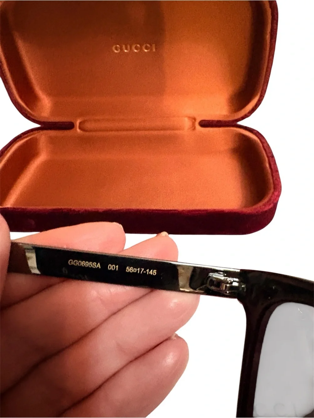 Gucci Men’s Black Frame Sunglasses with Burgundy Case and Cream Cloth